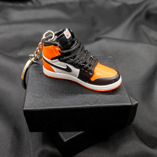 SNEAKER KEYCHAIN VI