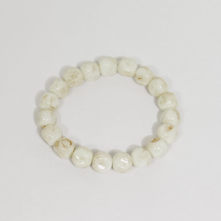 WHITE BEADED BRACELET